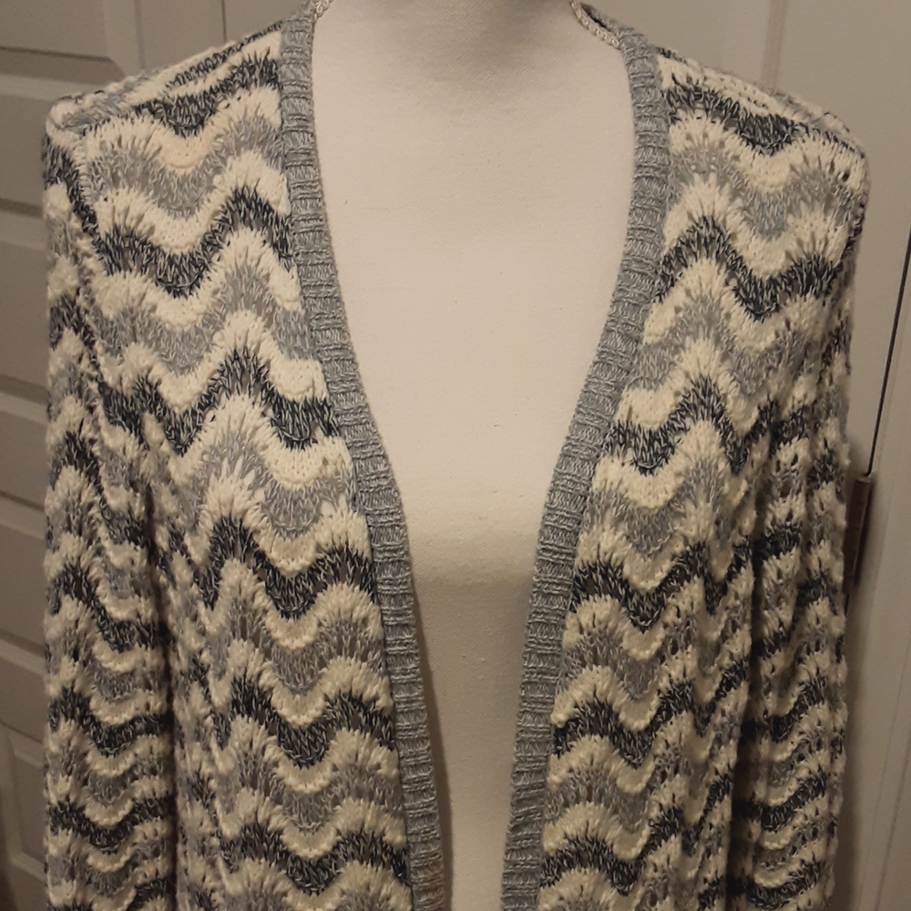CLEARANCE -- CHICO'S Women's Chevron Knit Cardigan